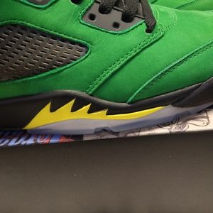 100% Authentic Air Jordan V 5 Apple Green Oregon!!